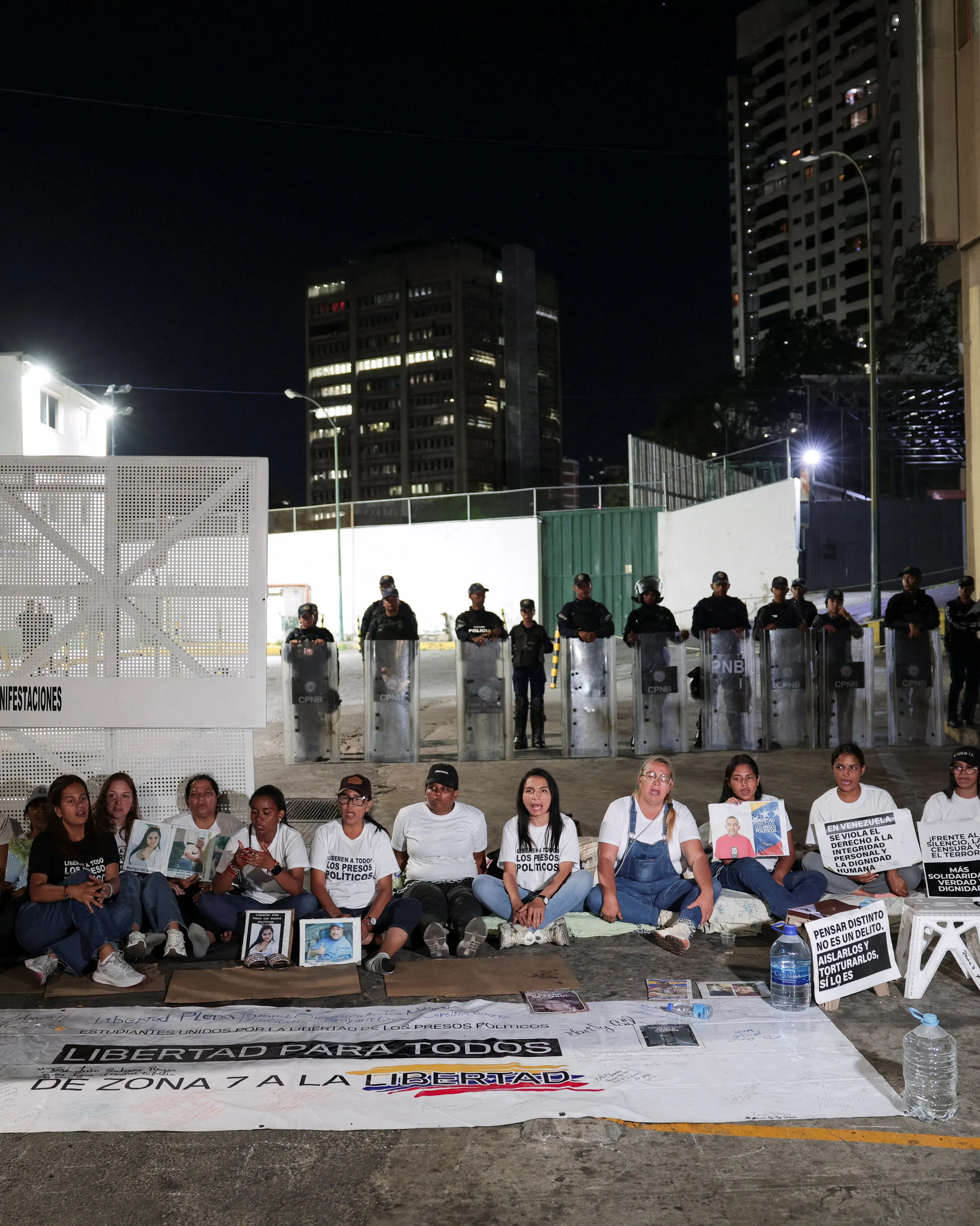 Venezuela propustila další politické vězně, na zákon o amnestii se ale dál čeká