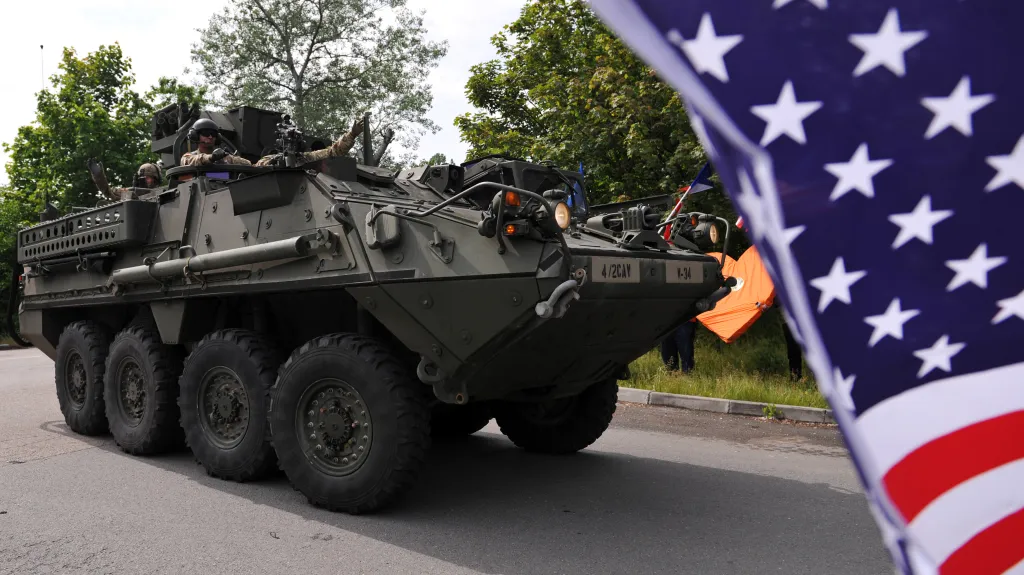 Americký konvoj přijel do ruzyňských kasáren