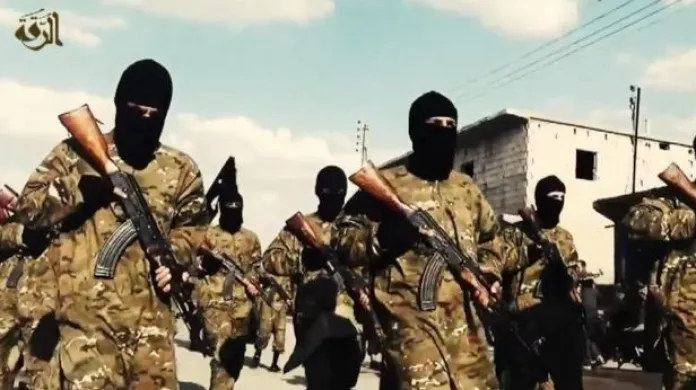 Události: Stíhačky proti IS pošle i Brtiánie