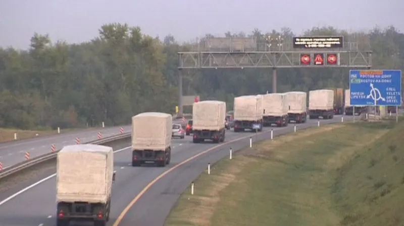 Nekonečná řada ruských kamionů