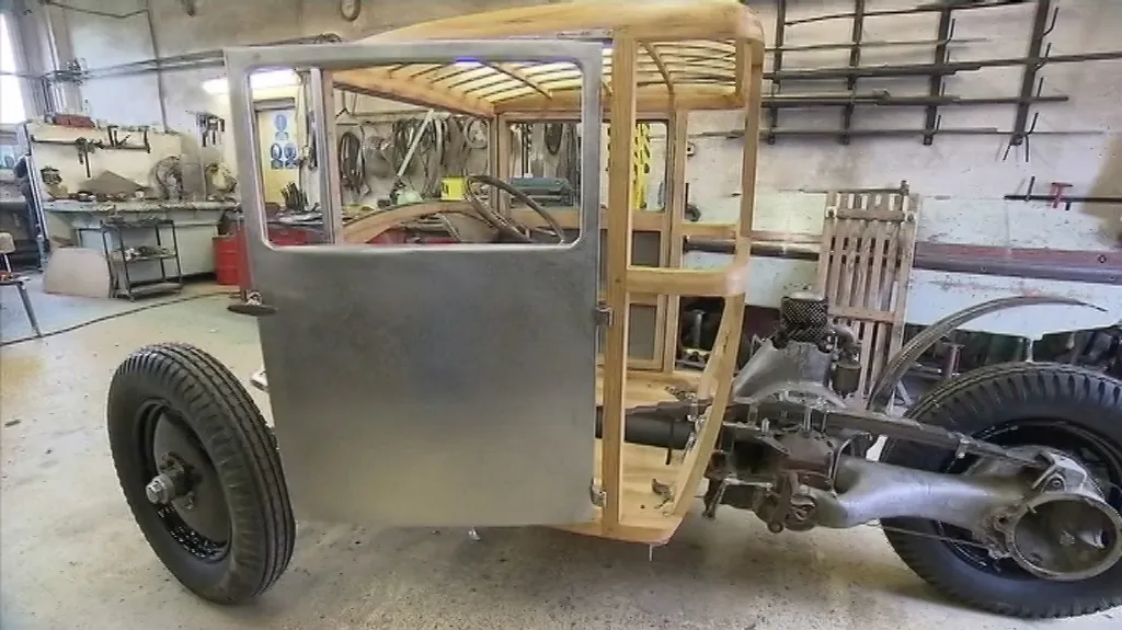 Replika tříkolky Tatra 49