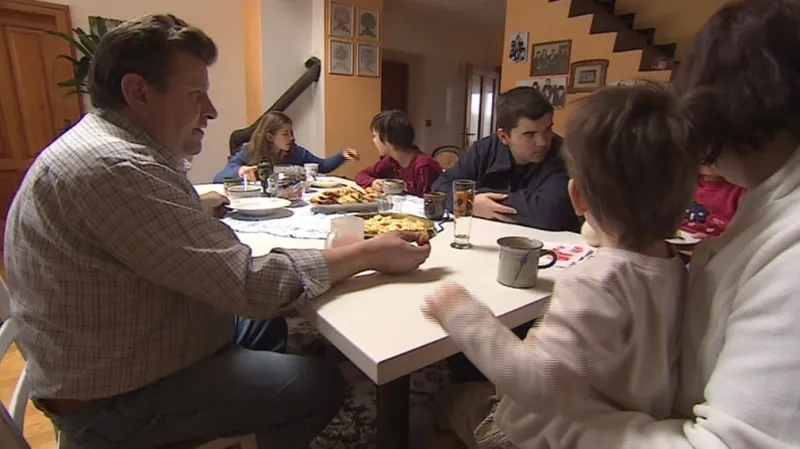 Novela zákona nabízí pěstounům lepší postavení