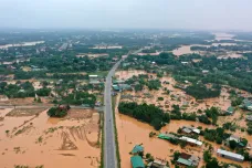 Záplavy postihly Vietnam. O desítky lidí přišla i armáda
