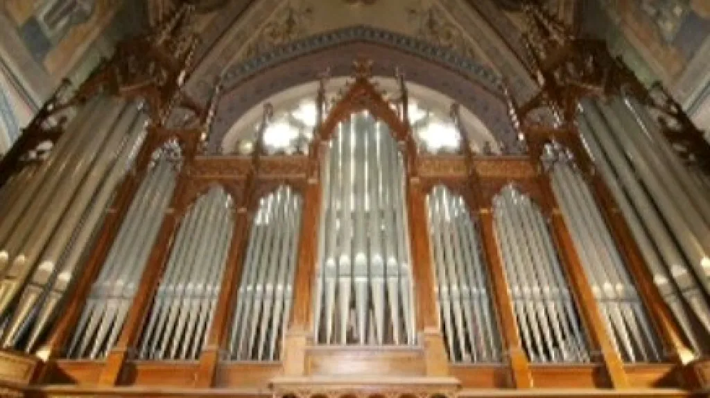 Varhany v kostele sv. Ludmily v Praze 2