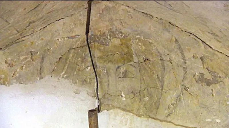 Události, komentáře k objevu unikátních fresek v Kuřivodech