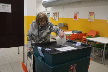 Češi vybírají prezidenta, místnosti se zavřou ve 14 hodin