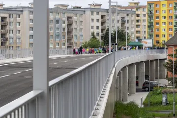 V Litvínově se otevřel nový most přes Mezibořskou ulici. Jeho stavba trvala rok a půl
