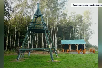 Z rozhledny na Děčínsku spadly děti. Dvě utrpěly vážná zranění, dalších šest středně vážná 