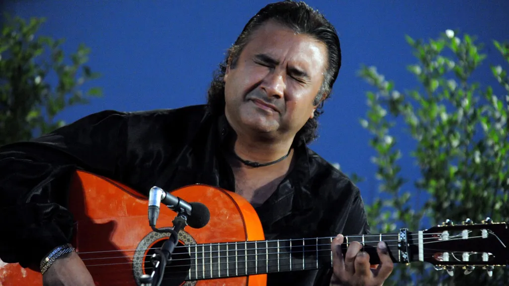 Španělský flamenkový kytarista Oscar Guzman