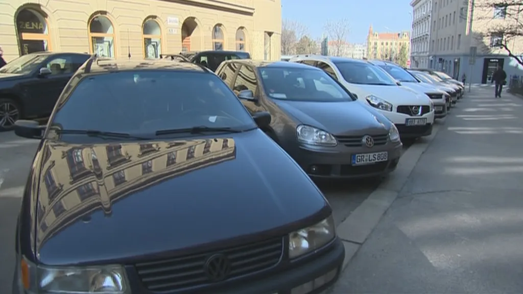 Nový parkovací systém v Brně odstartuje později