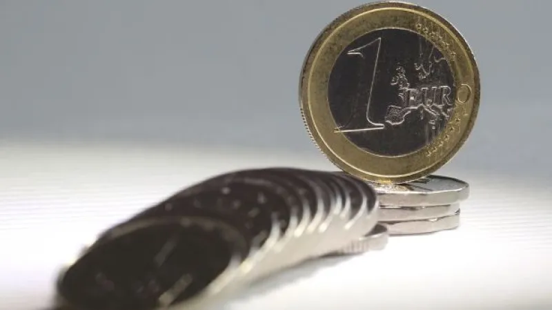 Události: Česko není podle Singera na euro připravené