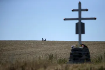 Experti zůstávají v kleštích bojů, k troskám boeingu nemohou