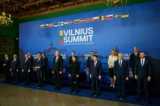 Země NATO musí výrazně zvýšit výdaje na obranu, řekl Rutte