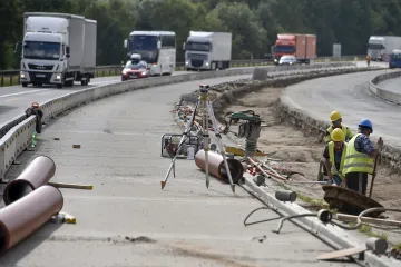 Firmy, které včas nedokončily opravu D1 u Humpolce, žalují ŘSD kvůli smluvní pokutě