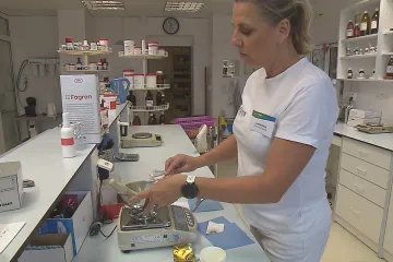 Vládní novela má řešit nouzi o léky. Pacienti někdy musí použít i troje antibiotika