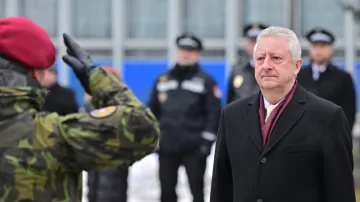 Ministr obrany Jaromír Zůna (za SPD)