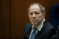 Odvolací soud zrušil verdikt nad producentem Weinsteinem, nařídil nový proces