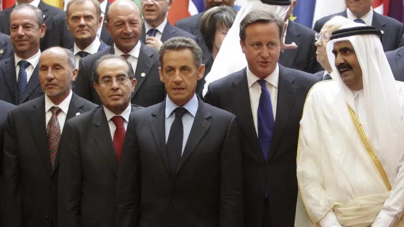 Účastníci pařížské konference k Libyi