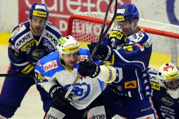 Kometa zaskočila Plzeň na jejím ledě a v sérii vede