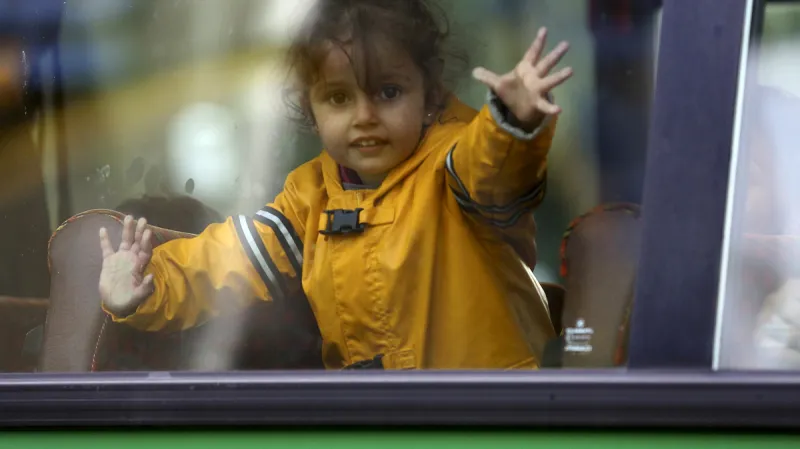 Z Maďarska do Rakouska míří výrazně míň běženců než o víkendu