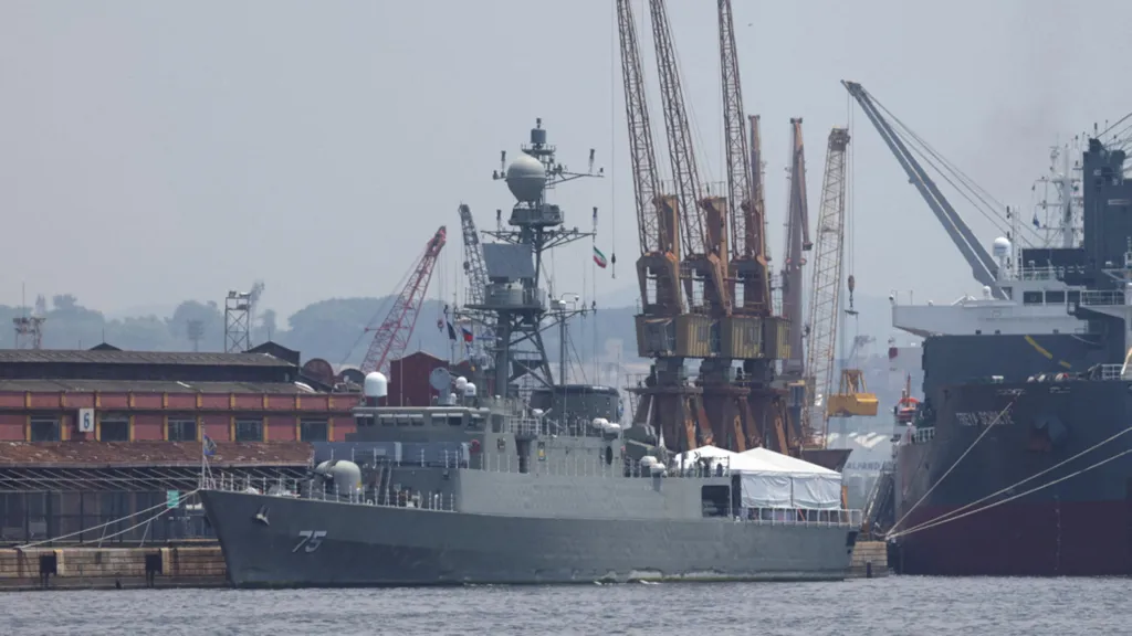 Íránská válečná loď Iris Dena na archivním snímku z února 2023