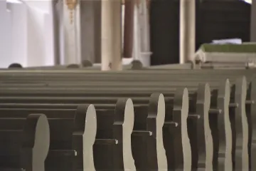 Po desetiletích služby odchází do důchodu evangelický farář z Ašska. Nemá ho kdo nahradit