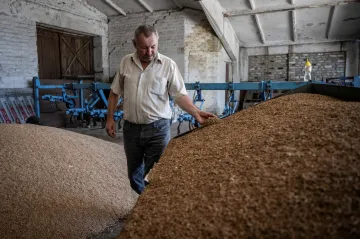 Ukrajina hledá pro své obilí cestu do světa. Vyvolalo to polské výzvy do USA