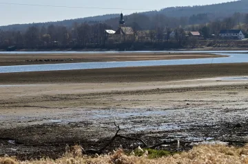 Povodí Vltavy hlásí mimořádně nízké průtoky, deště nepomáhají