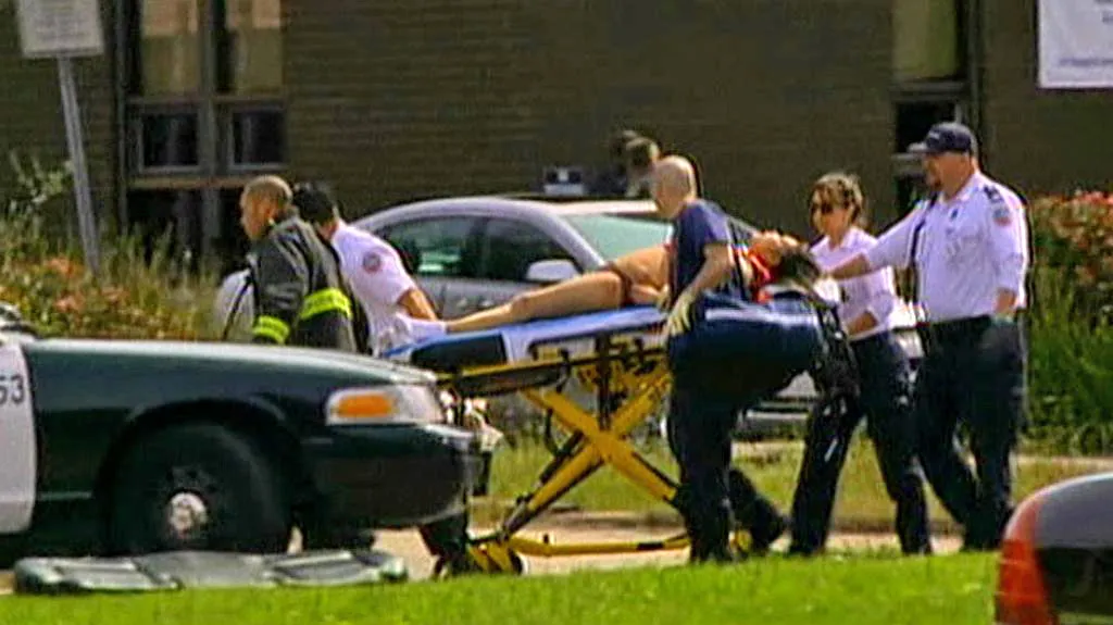 Policie odváží raněné z oaklandské univerzity Oikos