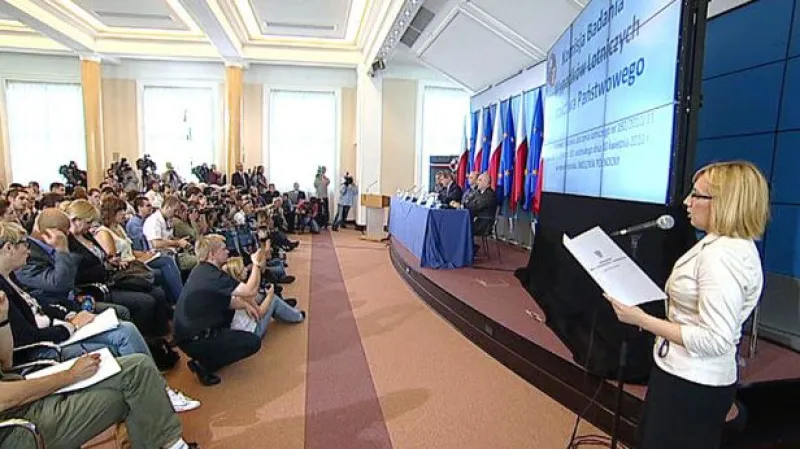 Brífink k závěrům vyšetřování nehody u Smolensku