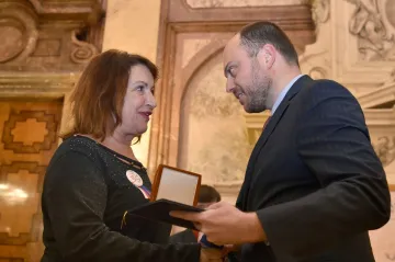 Kritizuje Putina, sám čelil travičskému útoku. Ocenění ÚSTR získal ruský novinář Kara-Murza