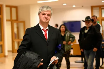 Za výzvy k násilí vůči politikům uložil zlínský soud muži podmínku a pokutu