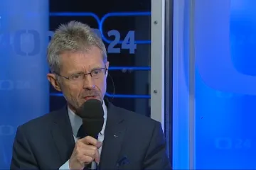 Nesmíme se hrbit, hájí svou cestu na Tchaj-wan šéf Senátu