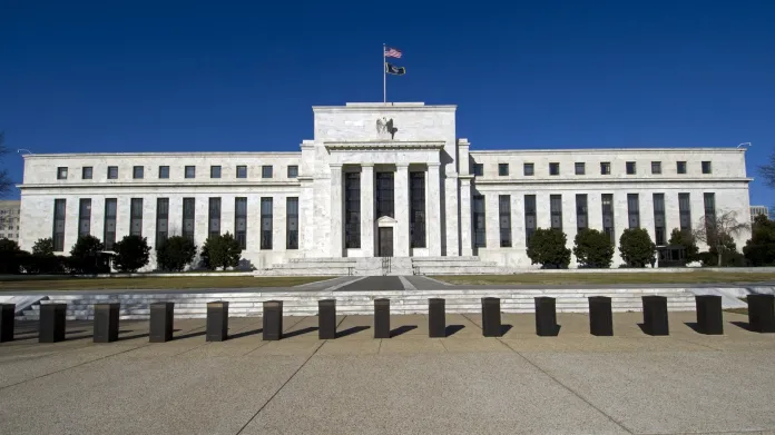 Fed nezvedl úrokové sazby už devět let
