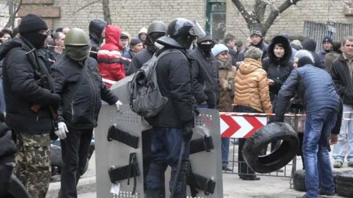 Kyjev zasahuje na východě. Nejméně dva mrtví