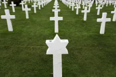 Americký hřbitov v Normandii, to je velkolepá pocta vojákům Dne D