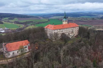 Zámek známý z Černých baronů mění majitele. Zaplatí za něj 30 milionů