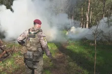 Legionáři ze světa se na Ukrajině učí ovládat drony. Evropanů ubylo