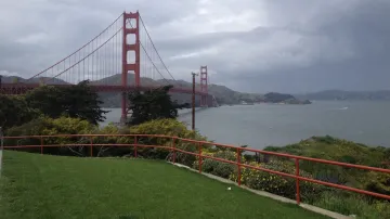 Sanfranciský záliv s mostem Golden Gate