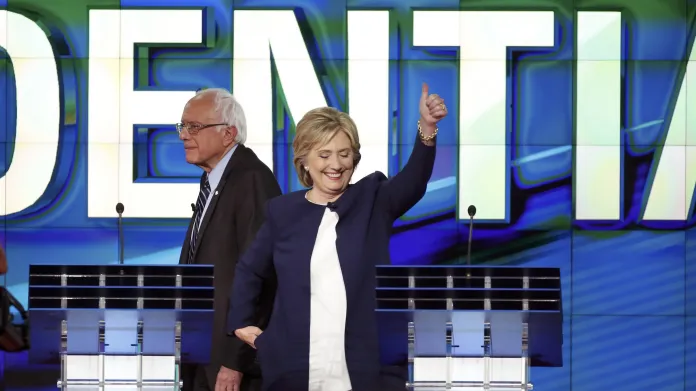 Clintonová podle komentátorů vyšla z debaty vítězně