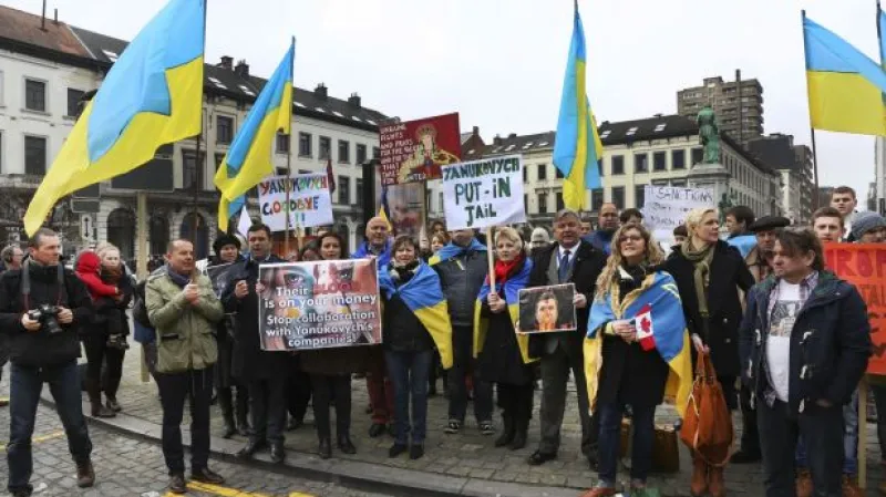 Pohled Bruselu a Moskvy očima zpravodajů ČT