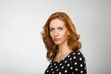 Nora Fridrichová: Samy na život. Příběhy matek samoživitelek nám nejsou lhostejné