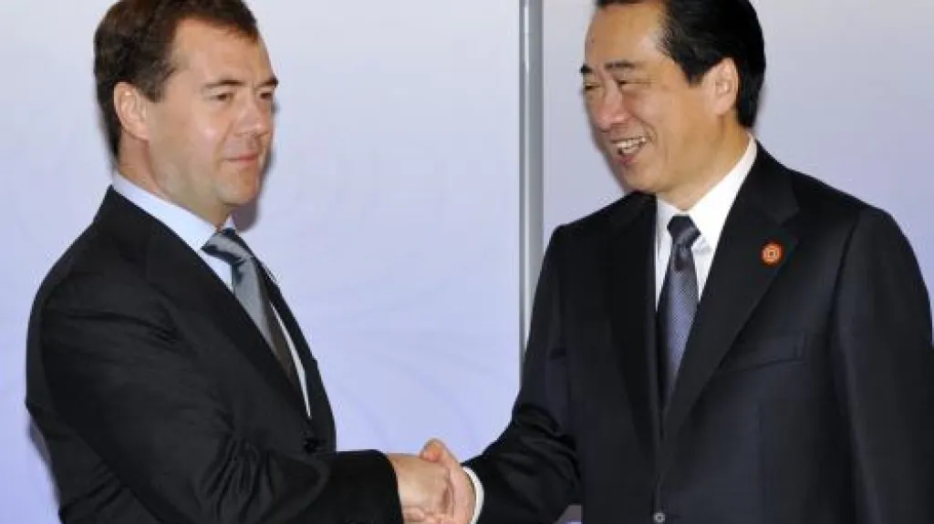 Dmitrij Medvěděv a Naoto Kan