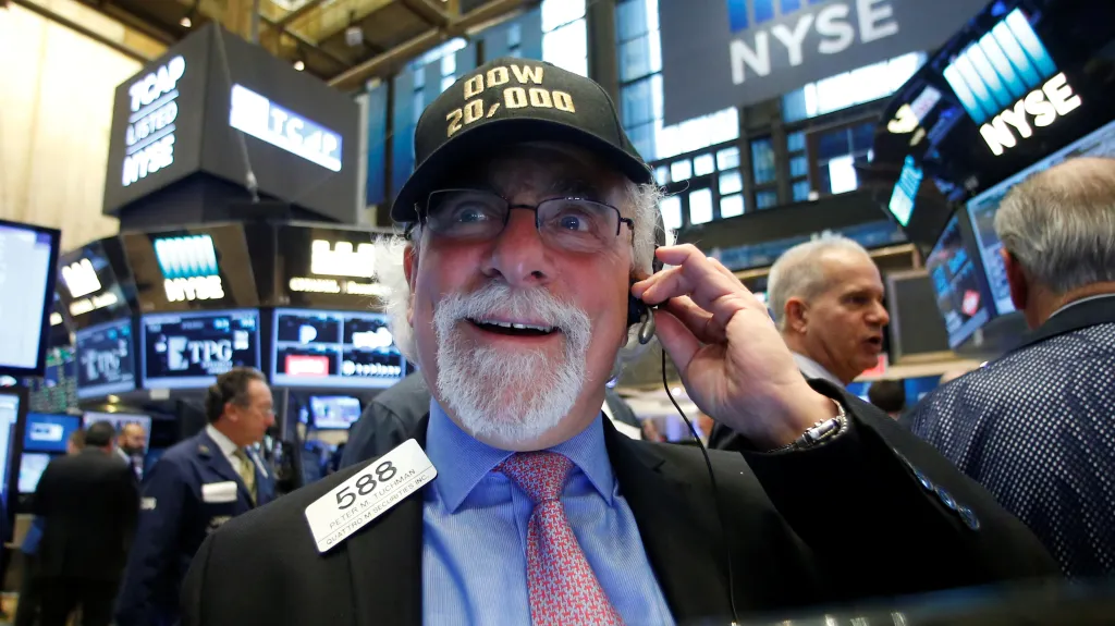 Optimismus na Wall Street. Index Dow Jones překročil 20 tisíc bodů