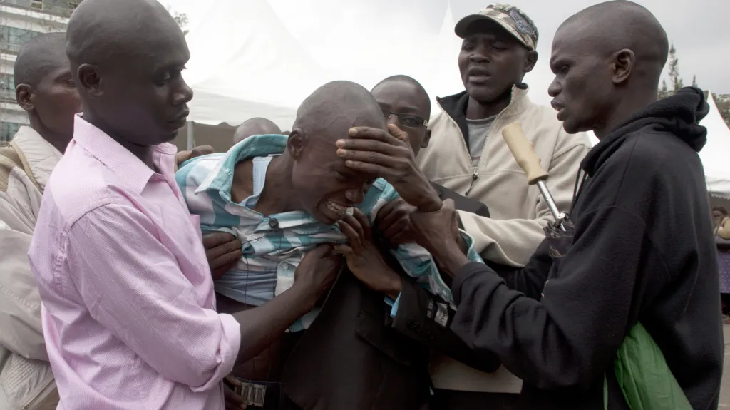 Lidé v Keni zjišťují, že mezi mrtvými jsou jejich blízcí
