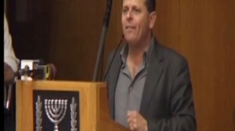 Eitan Kabel, poslanec vládní Strany práce