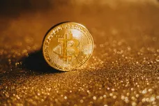 Tisíce transakcí na stovky adres. Analytici stopují převody v bitcoinové kauze