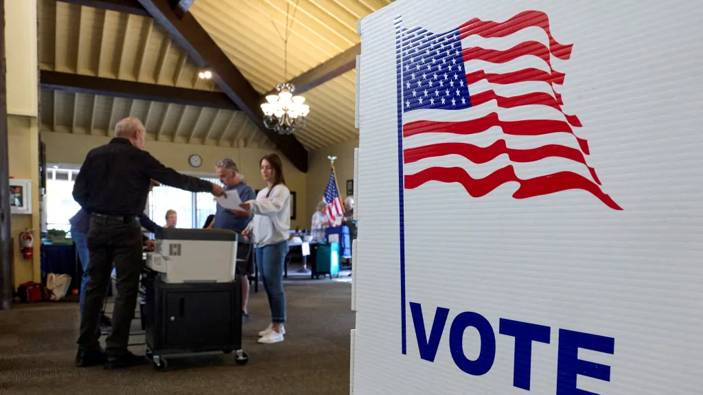 Volební místnost USA