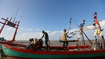 Rybáři u pobřeží jižní provincie Kep