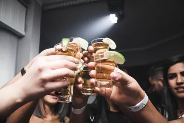 Množství dětí a mladistvých se závislostí je vysoké, pomoci by měly on-line kurzy pro pediatry
